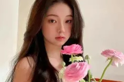 曝胡彦斌女友整容似换脸！鼻子下巴每年不一样原生脸曝光认不出